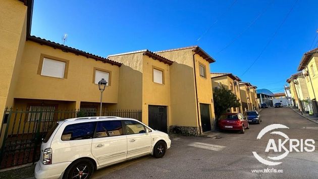 Foto 2 de Casa en venda a San Román de los Montes de 4 habitacions amb terrassa i garatge