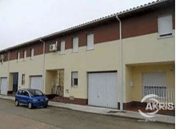 Foto 1 de Venta de casa en Casar de Cáceres de 4 habitaciones y 152 m²