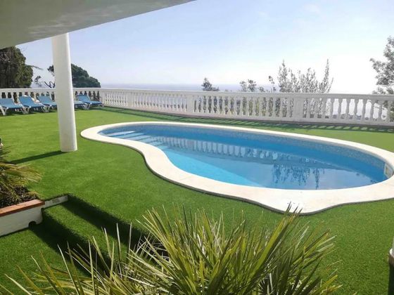 Foto 2 de Xalet en venda a Roca Grossa - Serra Brava de 4 habitacions amb piscina i jardí