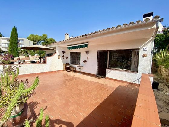 Foto 2 de Casa en venda a Santa María de Llorell de 2 habitacions amb garatge i balcó