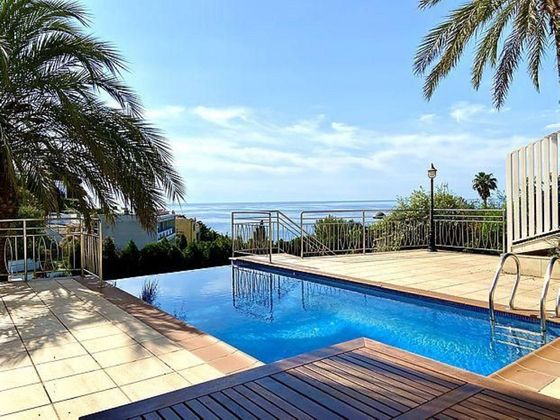 Foto 2 de Xalet en venda a Canyelles - Montgoda de 4 habitacions amb terrassa i piscina