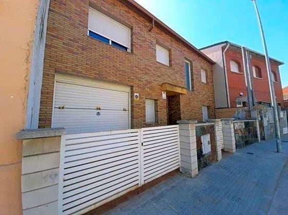 Foto 1 de Chalet en venta en Sant Vicenç dels Horts de 4 habitaciones con garaje