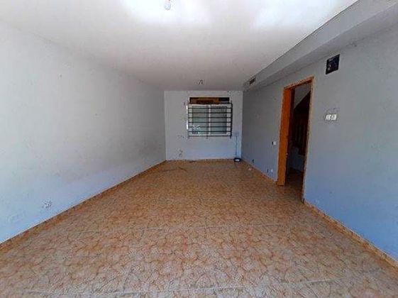 Foto 2 de Chalet en venta en Sant Vicenç dels Horts de 4 habitaciones con garaje
