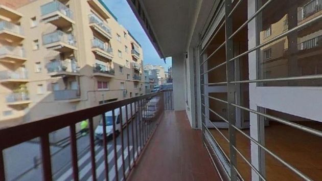 Foto 2 de Pis en venda a Cerdanyola de 3 habitacions amb balcó