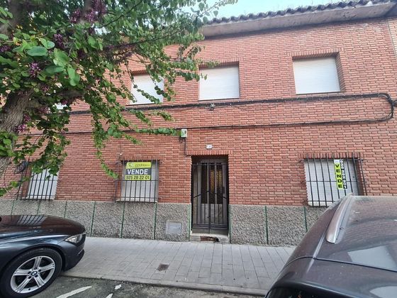 Foto 1 de Xalet en venda a Mocejón de 3 habitacions amb terrassa