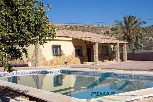 Foto 1 de Casa en venda a Peña de las Águilas de 4 habitacions amb piscina i jardí