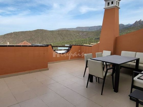Foto 2 de Venta de piso en Costa Adeje de 2 habitaciones con terraza y piscina