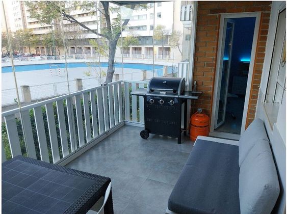 Foto 1 de Pis en venda a vía Hispanidad de 4 habitacions amb terrassa i piscina