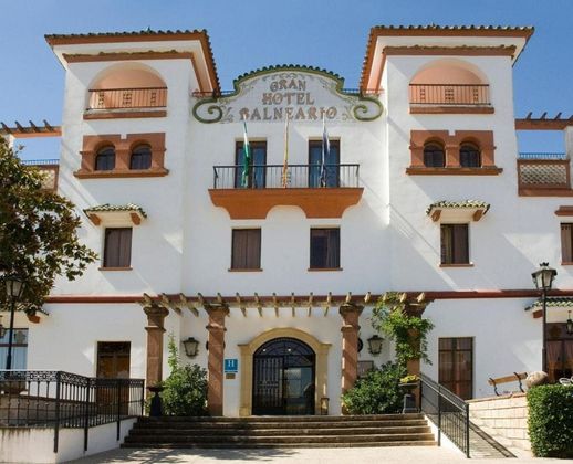 Foto 1 de Xalet en venda a Marmolejo de 54 habitacions amb terrassa i piscina