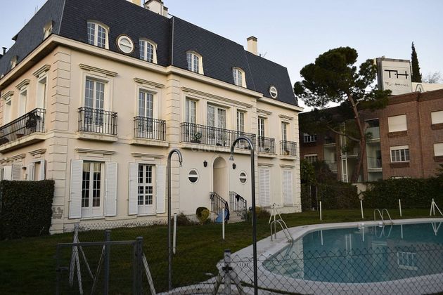 Foto 1 de Dúplex en venda a Aravaca de 2 habitacions amb terrassa i piscina