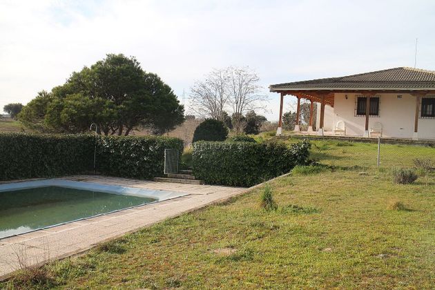 Foto 1 de Venta de casa en Valmojado de 4 habitaciones con terraza y piscina