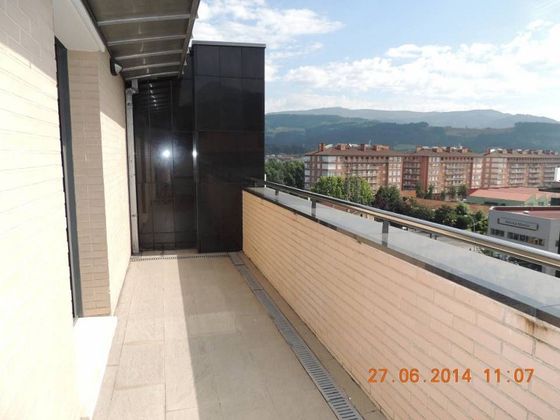 Foto 2 de Ático en venta en Durango de 3 habitaciones con terraza y garaje