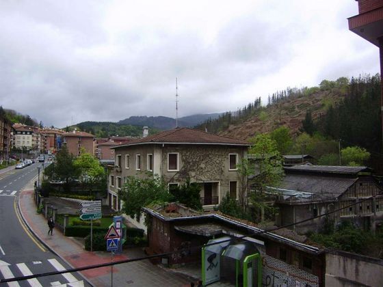 Foto 2 de Piso en venta en Berriz de 3 habitaciones con balcón y calefacción
