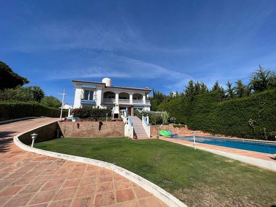 Foto 1 de Chalet en venta en Alcorrín de 4 habitaciones con terraza y piscina