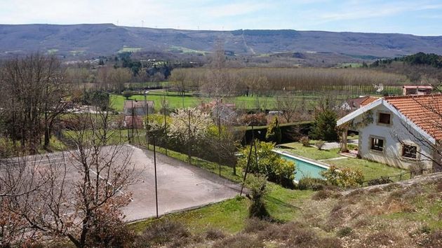 Foto 2 de Casa en venda a Valderredible de 5 habitacions amb terrassa i piscina