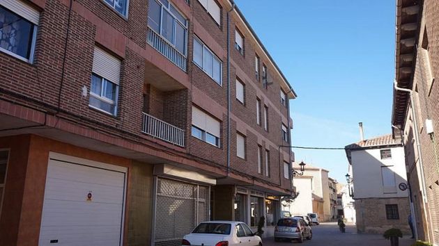 Foto 1 de Piso en venta en Herrera de Pisuerga de 3 habitaciones con terraza y balcón