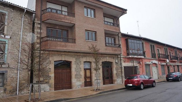 Foto 1 de Venta de casa en Valdeolea de 3 habitaciones con garaje y balcón