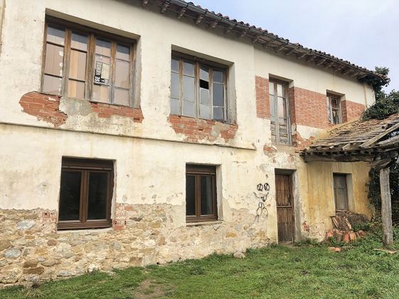 Foto 1 de Casa en venda a Valle de Valdelucio de 4 habitacions amb garatge i calefacció