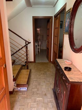 Foto 2 de Casa en venda a calle Los Cisnes de 4 habitacions amb garatge i calefacció