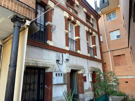 Foto 1 de Casa en venda a plaza La Libertad de 1 habitació i 533 m²