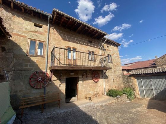 Foto 1 de Casa en venda a barrio La Puente del Valle de 3 habitacions amb balcó