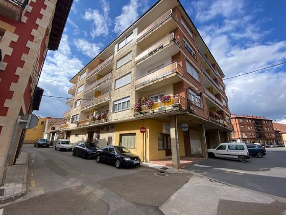 Foto 1 de Pis en venda a calle Almirez de 4 habitacions amb terrassa i garatge