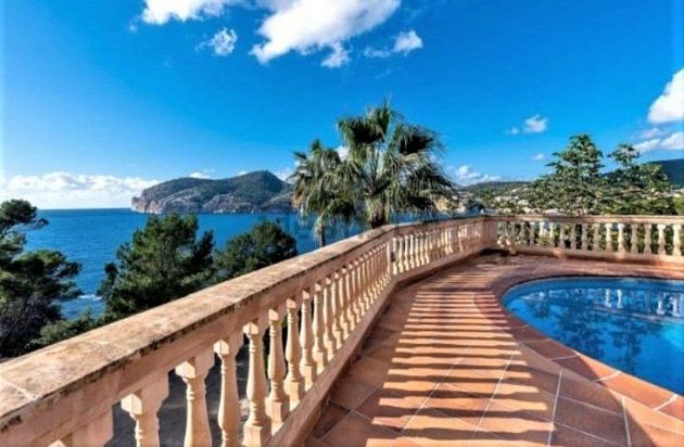 Foto 2 de Casa en venda a Es Camp de Mar de 4 habitacions amb terrassa i piscina