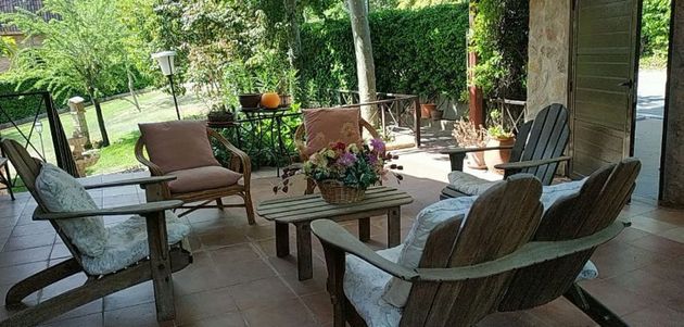 Foto 2 de Venta de chalet en Villafranca del Castillo de 5 habitaciones con terraza y jardín