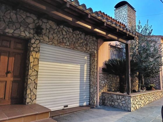 Foto 2 de Casa en venta en calle Pablo Garnica de 4 habitaciones con terraza y garaje