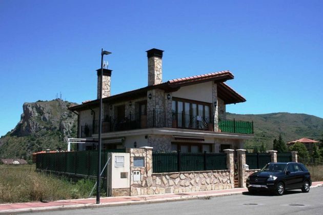 Foto 1 de Casa en venda a Ezcaray de 4 habitacions amb balcó