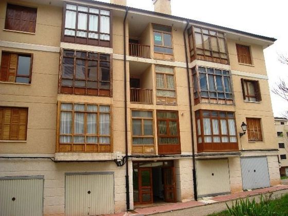 Foto 1 de Venta de piso en Zorraquín de 2 habitaciones con garaje y calefacción