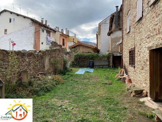 Foto 1 de Pis en venda a calle Calvario de 3 habitacions amb garatge i jardí