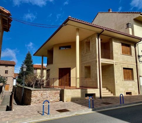 Foto 1 de Xalet en venda a Ezcaray de 6 habitacions amb terrassa i garatge