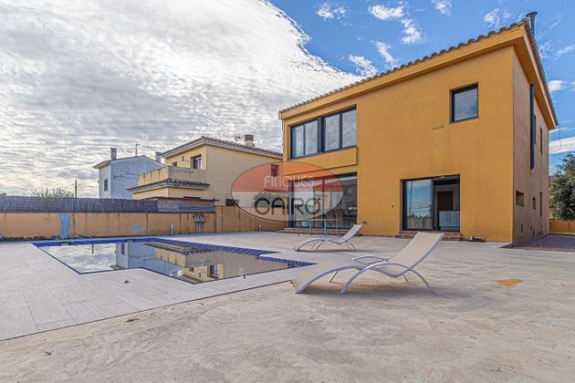 Foto 2 de Chalet en venta en Lladó de 3 habitaciones con terraza y piscina