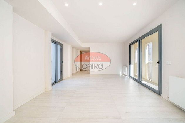 Foto 1 de Pis en venda a Centre - Figueres de 3 habitacions amb balcó i aire acondicionat