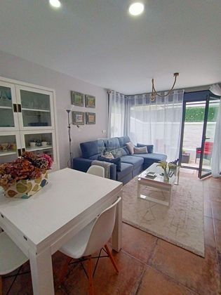 Foto 2 de Casa en venta en Oruña de 3 habitaciones con terraza y piscina