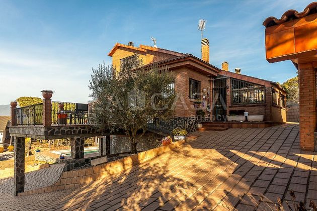 Foto 1 de Casa en venda a Llinars del Valles de 7 habitacions amb terrassa i piscina