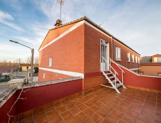 Foto 1 de Venta de casa en Santovenia de Pisuerga de 4 habitaciones con terraza y garaje