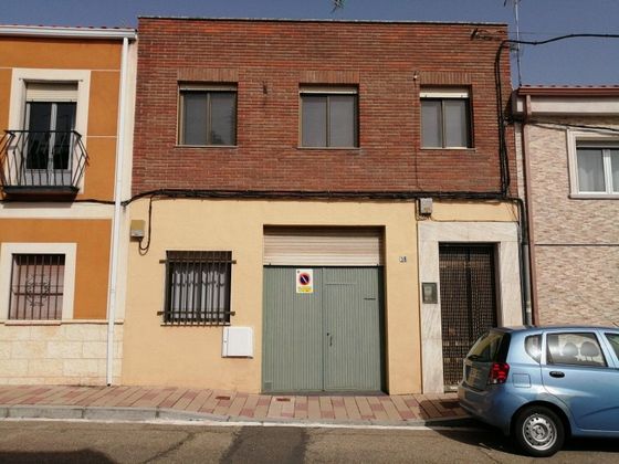 Foto 1 de Xalet en venda a calle Clavel de 3 habitacions amb terrassa i garatge