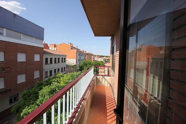 Foto 1 de Venta de piso en Medina del Campo de 3 habitaciones con terraza y calefacción