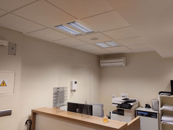 Foto 2 de Oficina en venda a calle Santiago amb aire acondicionat