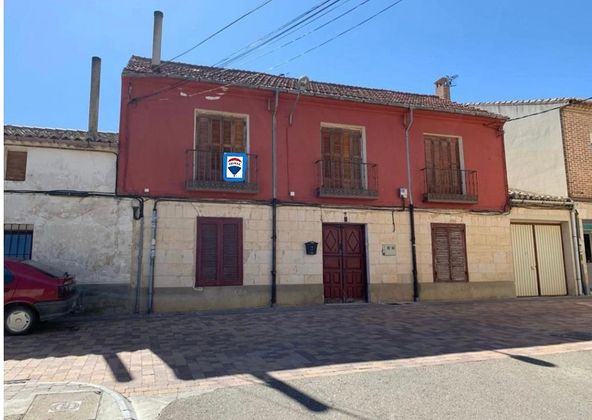 Foto 1 de Casa adossada en venda a calle Ramón Cajal de 6 habitacions amb garatge i jardí
