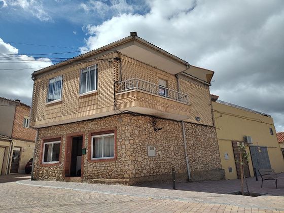 Foto 1 de Venta de casa en paseo Alfonso XI de 2 habitaciones con balcón y calefacción