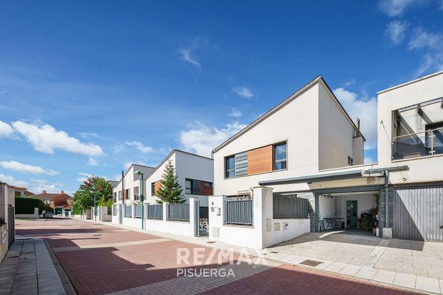 Foto 2 de Venta de casa en calle De Norma de 6 habitaciones con terraza y piscina