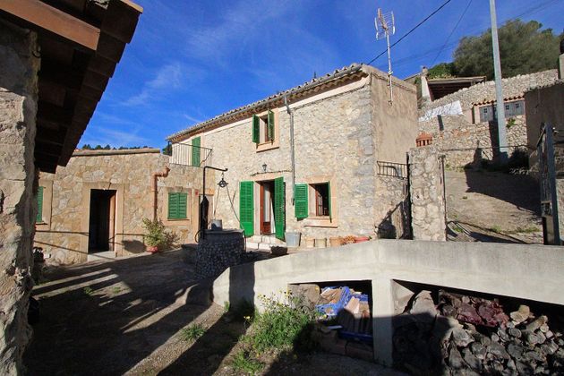 Foto 2 de Casa en venda a Puigpunyent de 4 habitacions amb terrassa i jardí