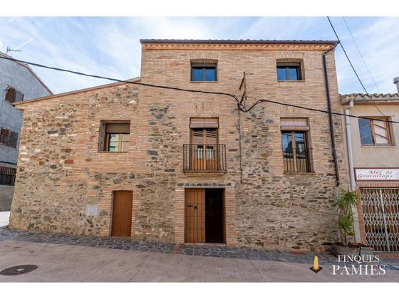Foto 1 de Casa adossada en venda a calle Del Piró de 6 habitacions amb terrassa i garatge