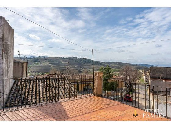 Foto 2 de Casa adossada en venda a calle Del Piró de 6 habitacions amb terrassa i garatge