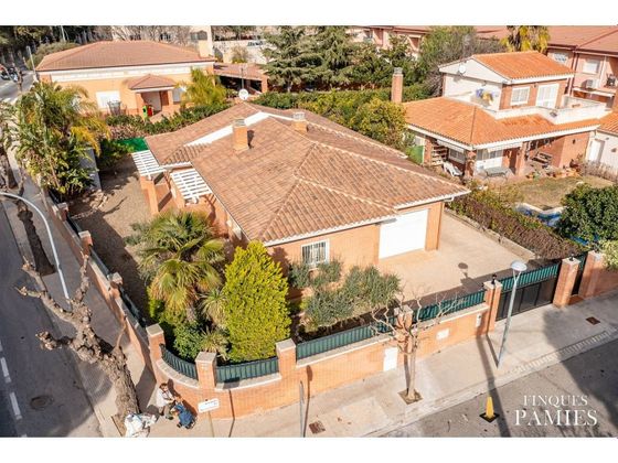 Foto 2 de Chalet en venta en avenida Del Baix Camp de 4 habitaciones con garaje y jardín