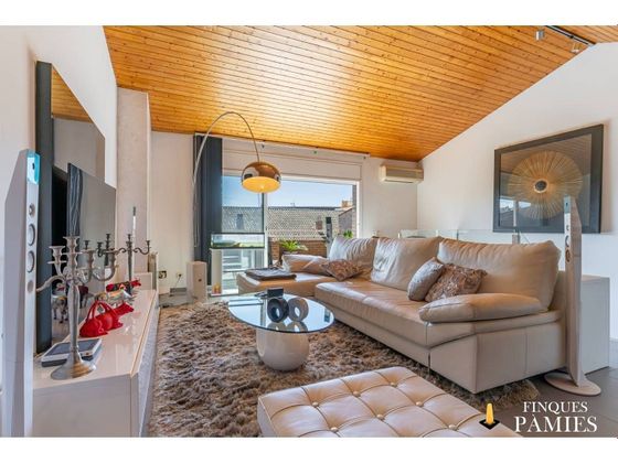 Foto 2 de Casa adossada en venda a pasaje D' Arnau de Vilanova de 3 habitacions amb terrassa i garatge