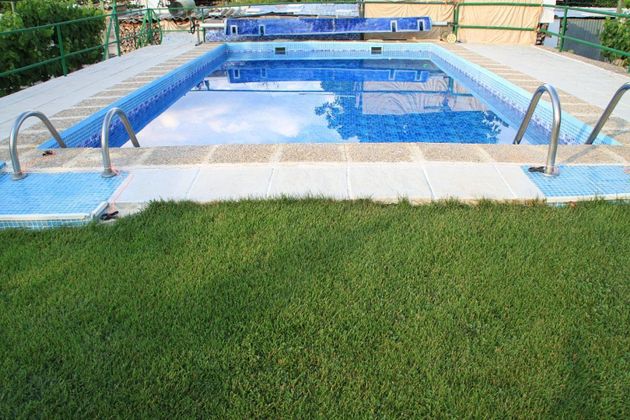 Foto 2 de Chalet en venta en Grijota de 4 habitaciones con terraza y piscina